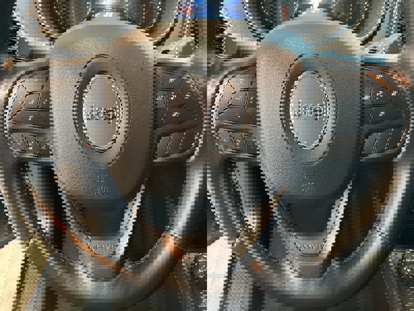 Used 2021 Jeep Cherokee Trailhawk w/ Comfort & Convenience Group image 15