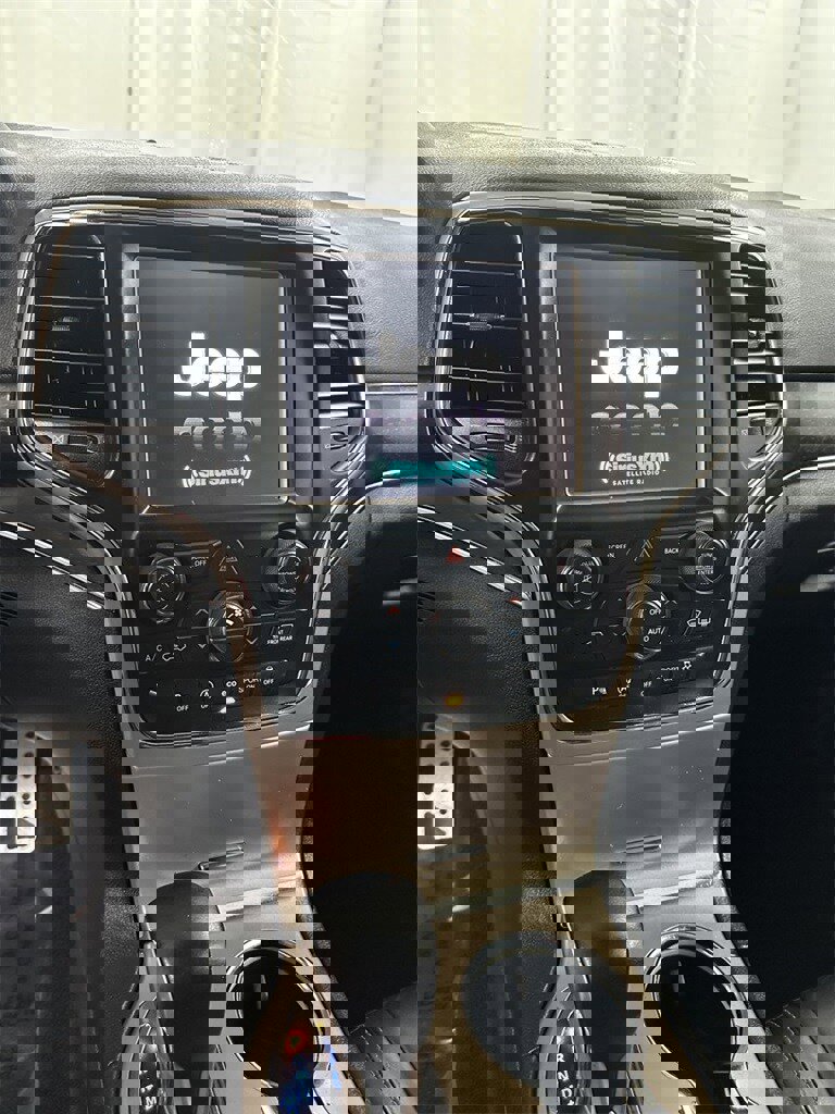 Used 2016 Jeep Grand Cherokee Limited w/ Trailer Tow Group IV image 20