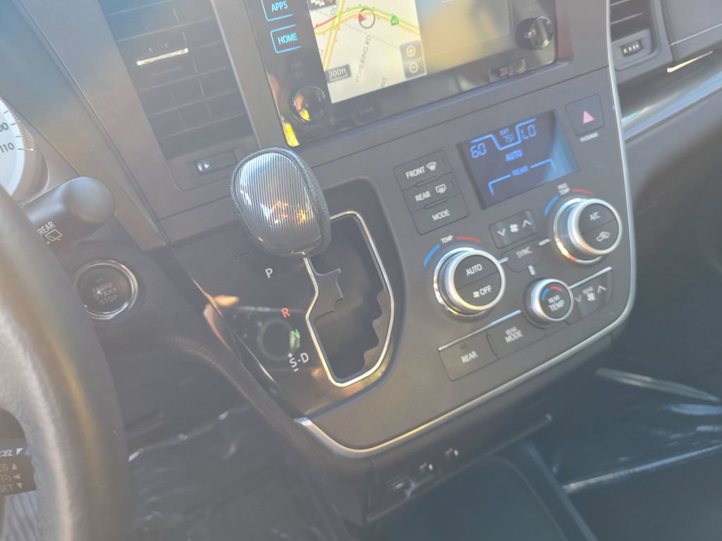 Used 2016 Toyota Sienna SE Premium FWD image 23
