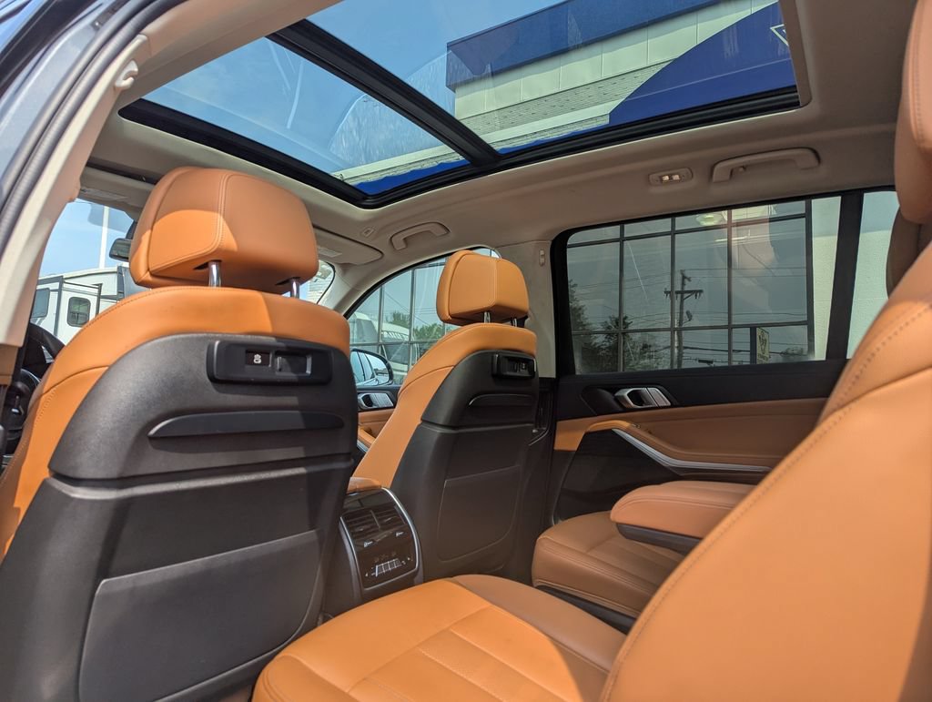 Used 2022 BMW X7 xDrive40i w/ Luxury Seating Package AWD/4WD image 45