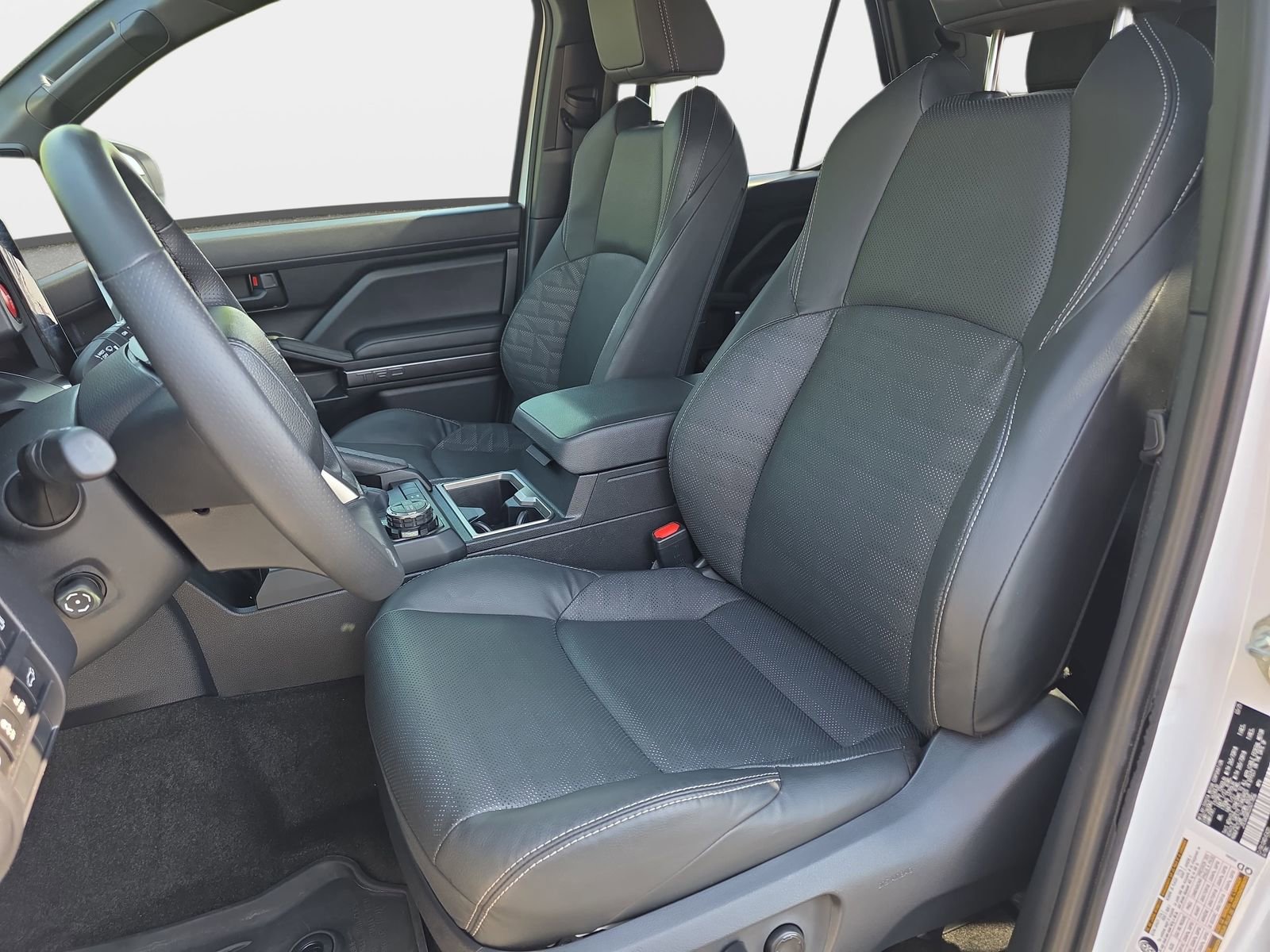 Used 2025 Toyota 4Runner TRD Off-Road Premium AWD/4WD image 15