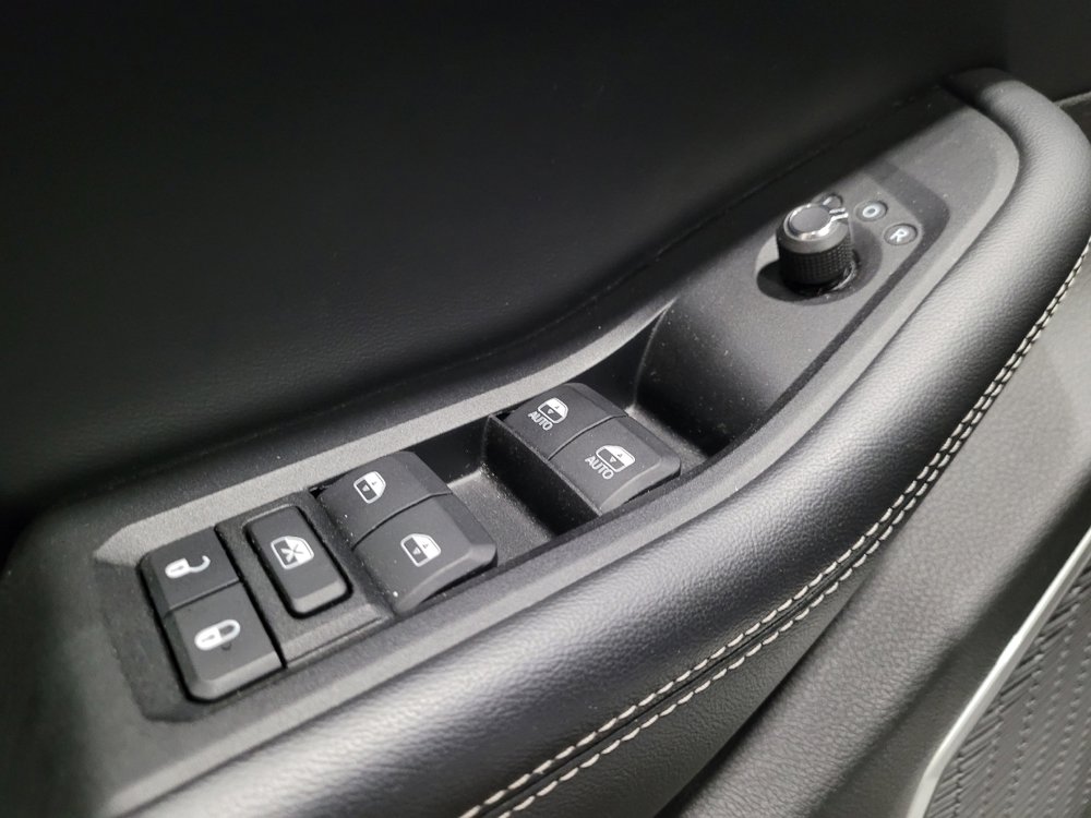 Used 2023 Jeep Grand Cherokee 4WD 4xe image 27
