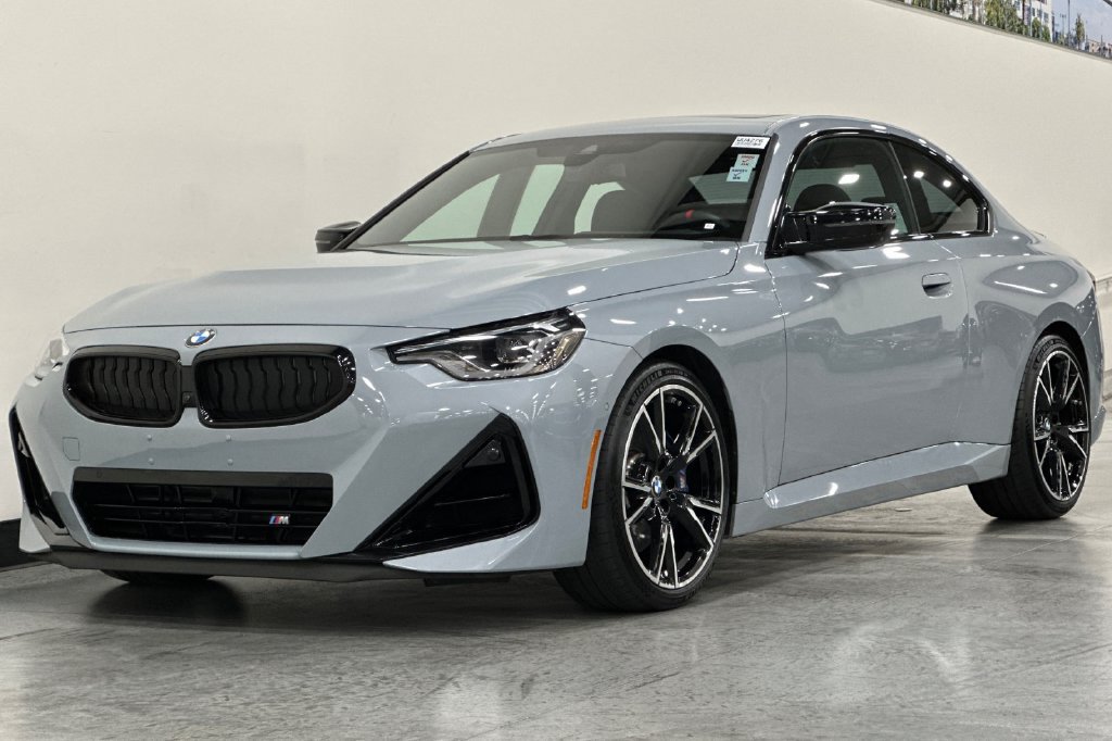 Used 2025 BMW M240i Coupe w/ Premium Package RWD image 8