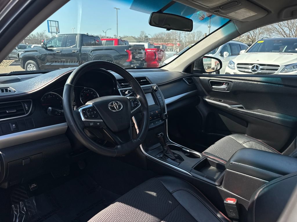 Used 2016 Toyota Camry SE image 13