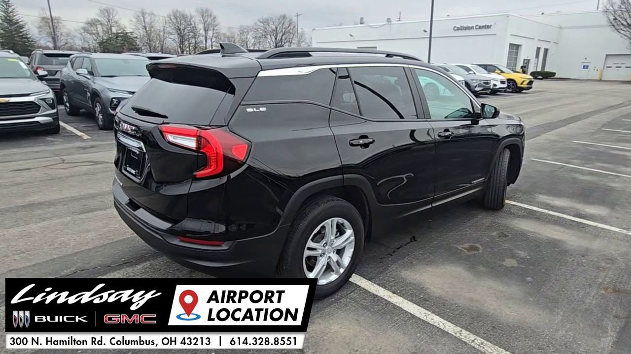 Used 2023 GMC Terrain SLE w/ Driver Convenience Package image 9