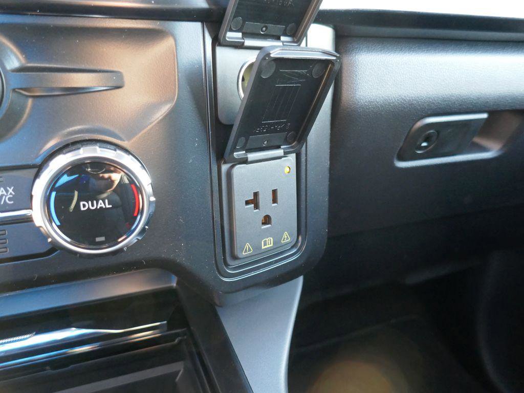 New 2026 Ford F350 Lariat w/ Black Appearance Package image 30