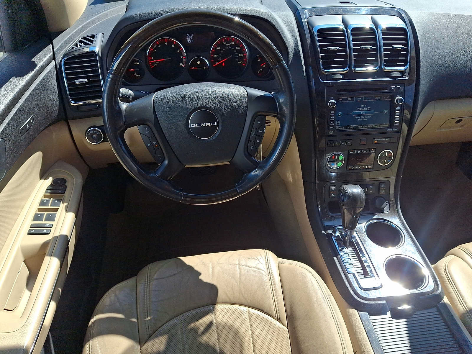 Used 2011 GMC Acadia Denali AWD/4WD image 12