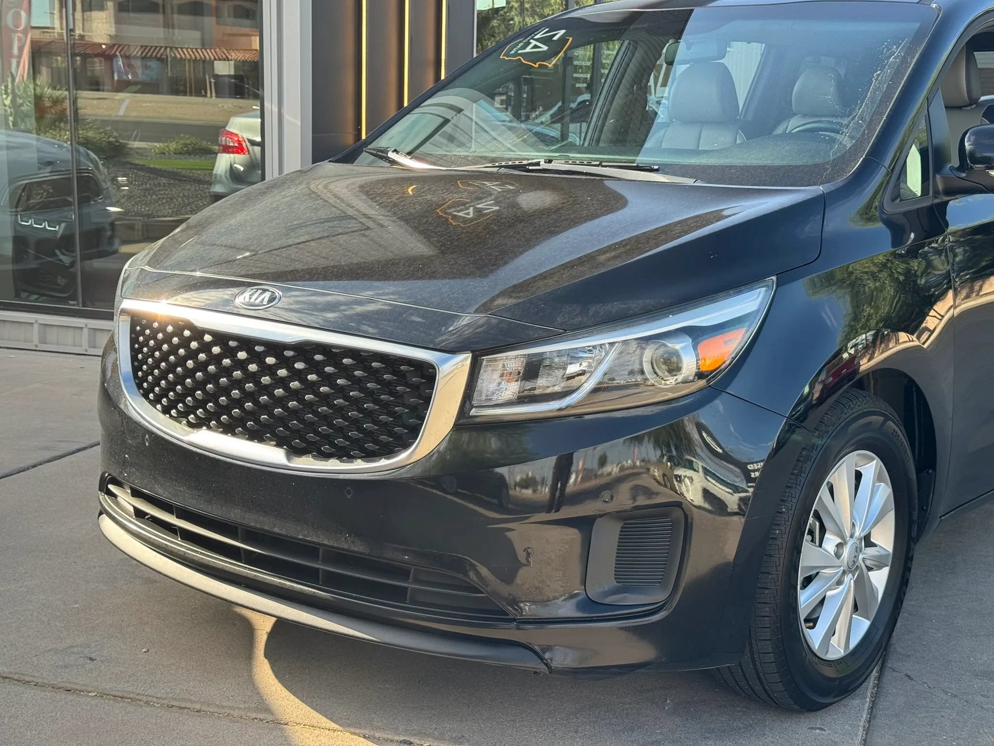 Used 2017 Kia Sedona LX w/ LX Essentials Premium Package FWD image 43