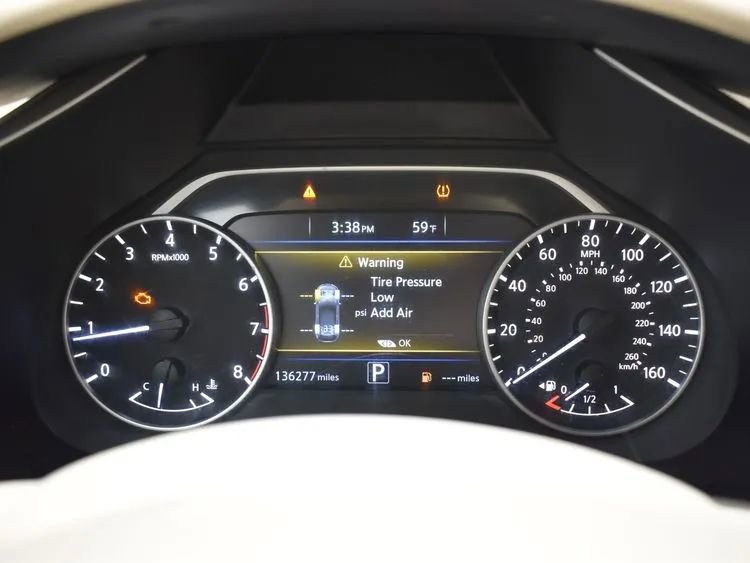 Used 2016 Nissan Murano SV w/ Premium Package image 28