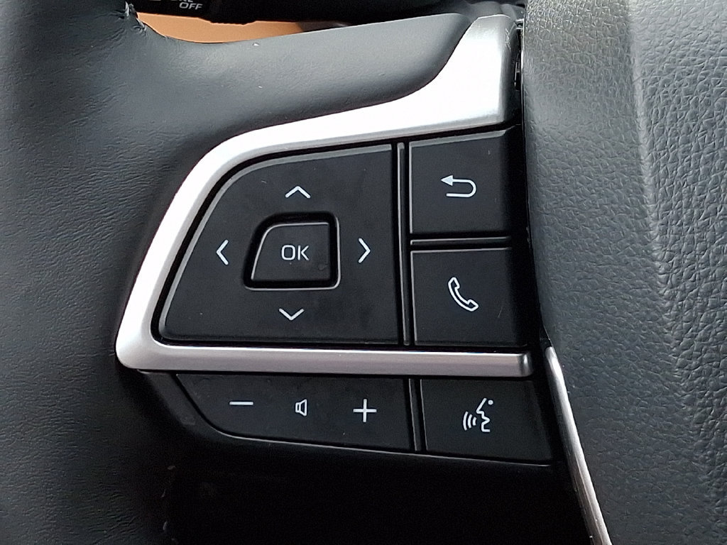 Used 2022 Toyota Highlander Platinum AWD/4WD image 23