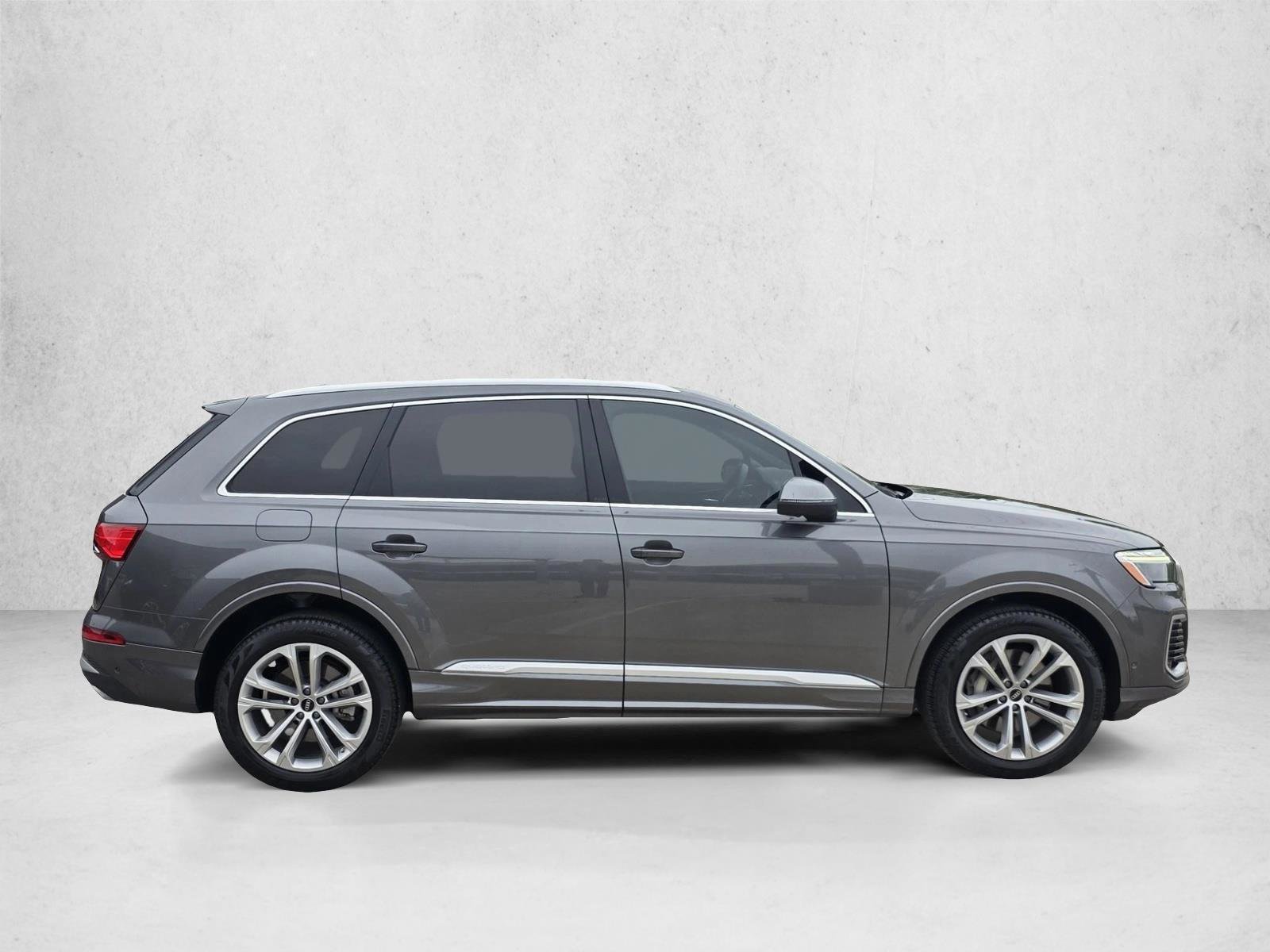 Certified 2025 Audi Q7 2.0T Premium Plus w/ Premium Plus Package AWD/4WD image 4