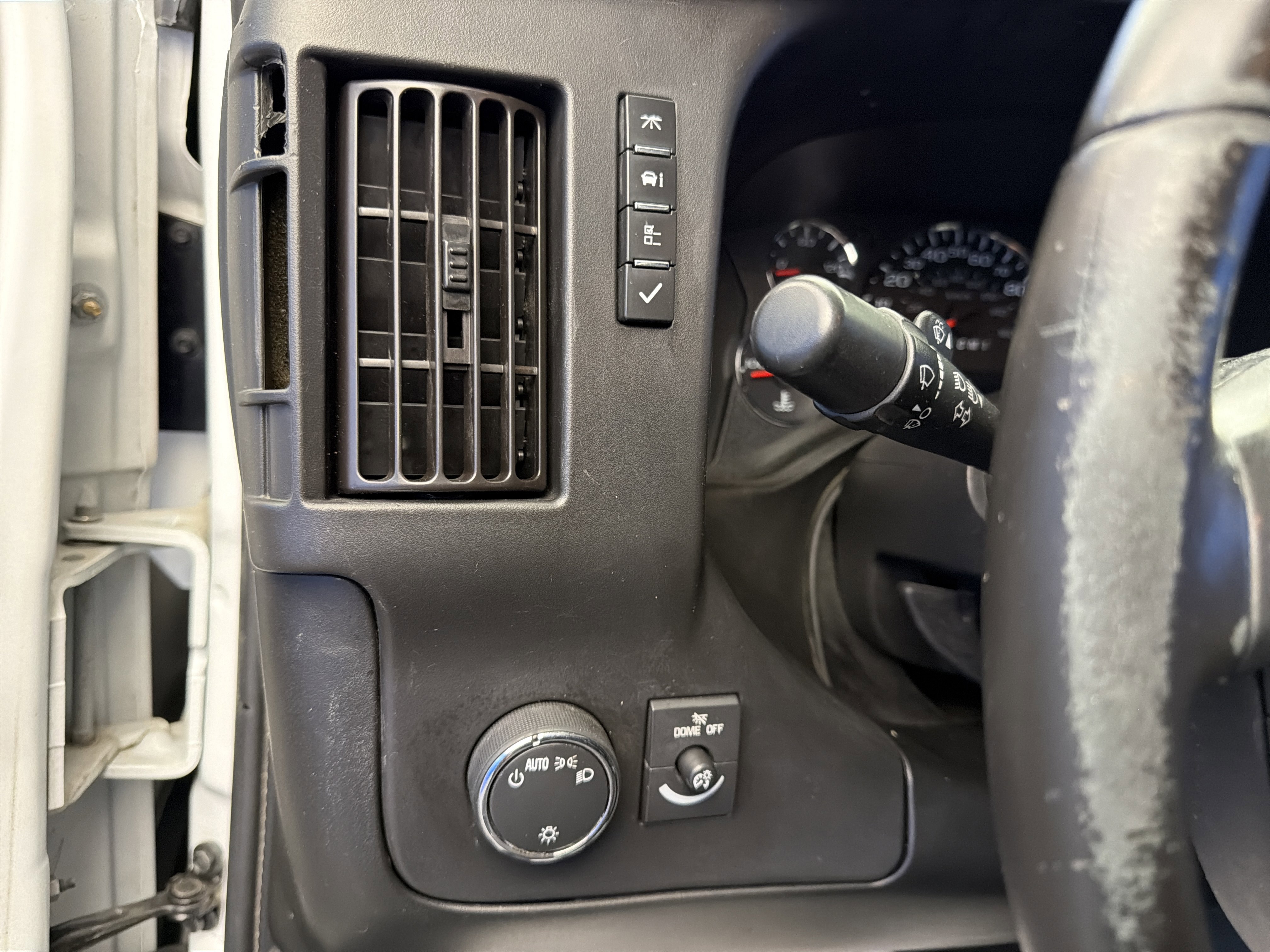 Used 2021 Chevrolet Express 2500 w/ Driver Convenience Package image 14