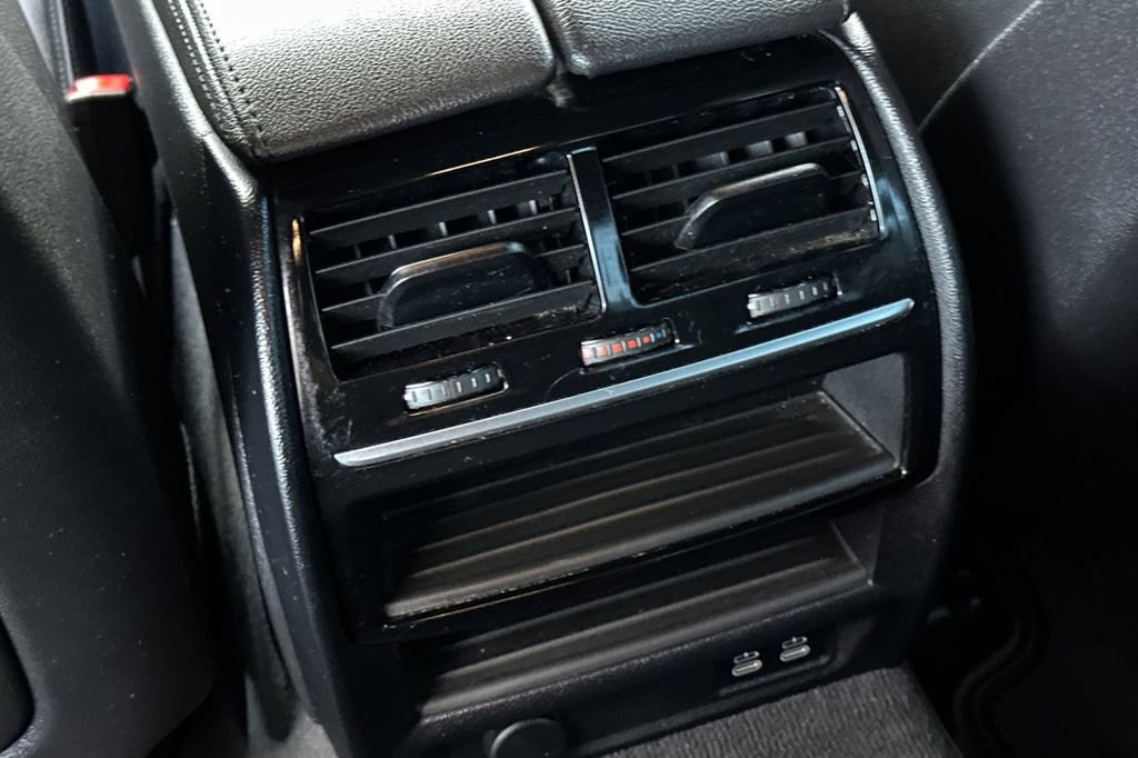 Used 2020 BMW 530e w/ Convenience Package image 13