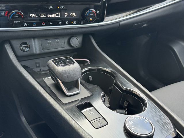 Used 2025 Nissan Rogue SL w/ Tech Package image 35