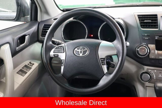 Used 2012 Toyota Highlander 4WD w/ Tech Pkg image 14