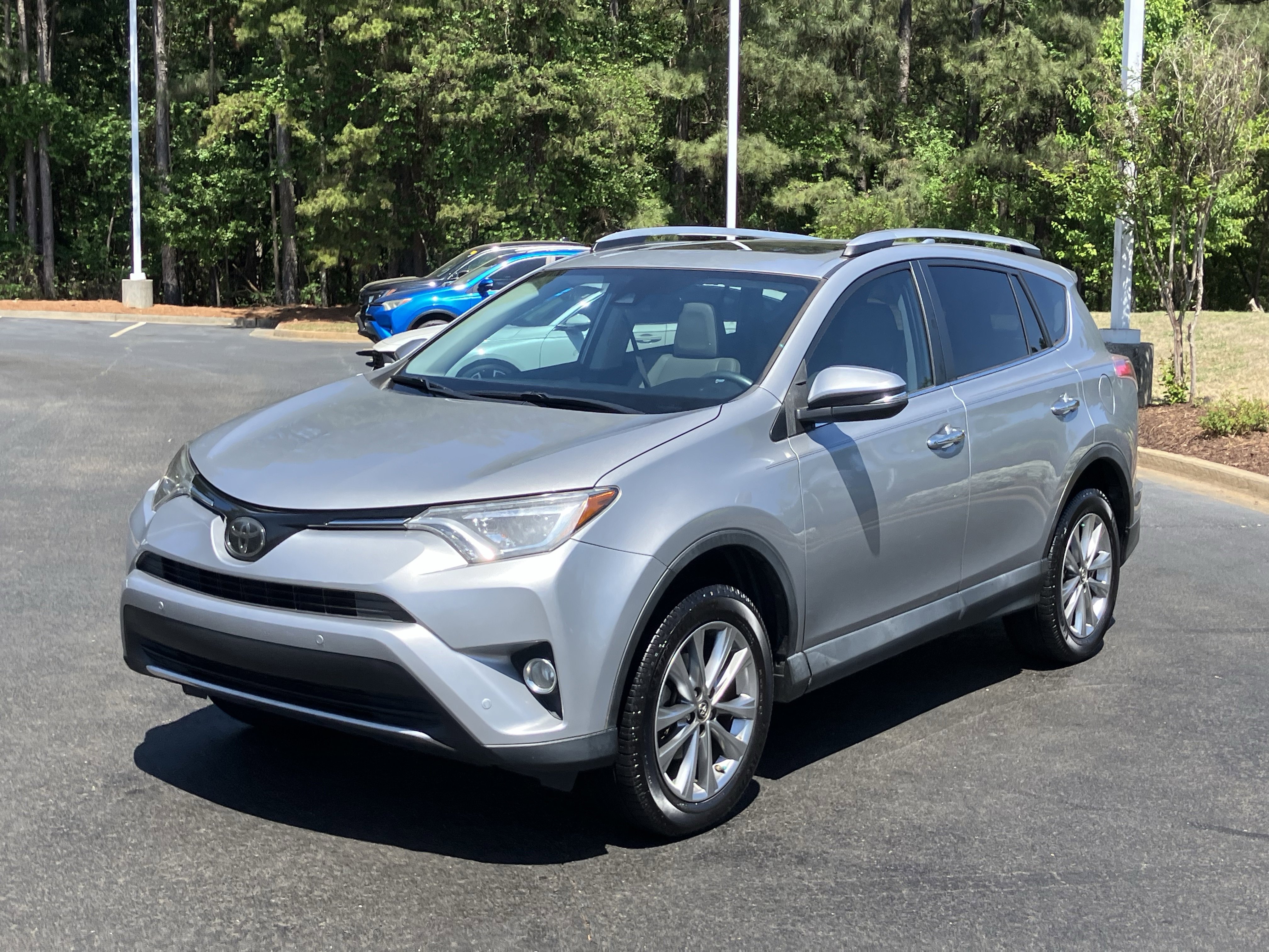 Used 2016 Toyota RAV4 Limited FWD image 6