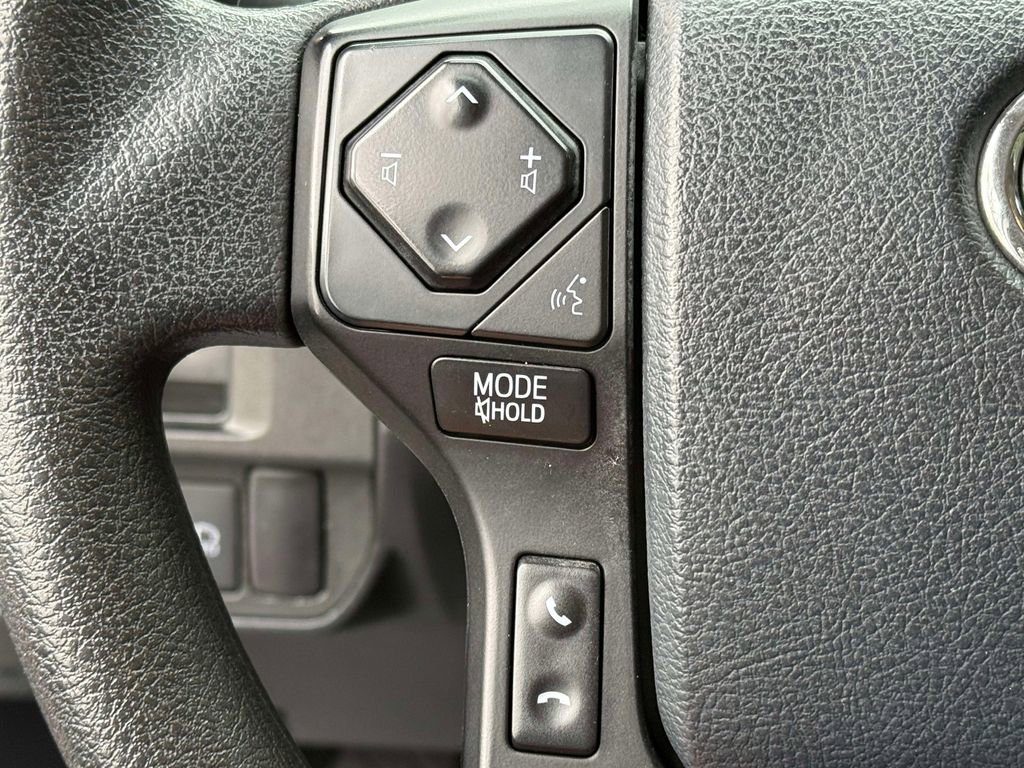 Used 2018 Toyota Tacoma SR w/ SR Convenience Package image 30