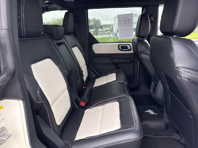 Used 2026 Ford Bronco Outer Banks w/ Sasquatch Package AWD/4WD image 16
