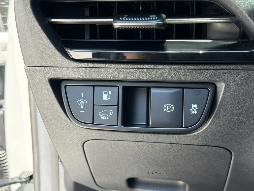 New 2026 Kia EV6 Wind RWD image 18