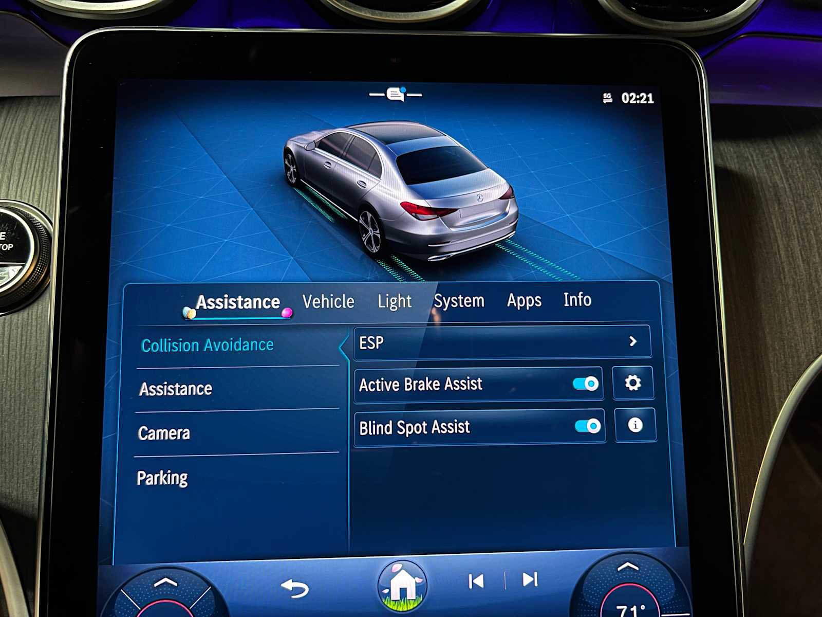 Used 2025 Mercedes-Benz C 300 4MATIC Sedan image 37