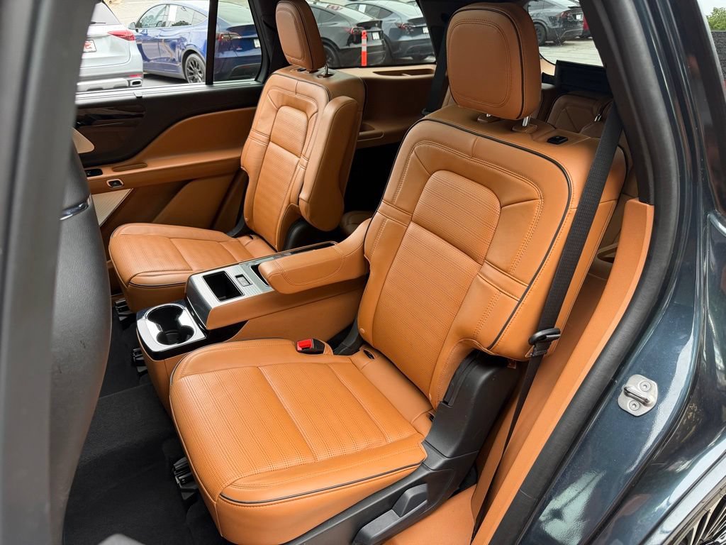 Used 2024 Lincoln Aviator Black Label w/ Dynamic Handling Package AWD/4WD image 31