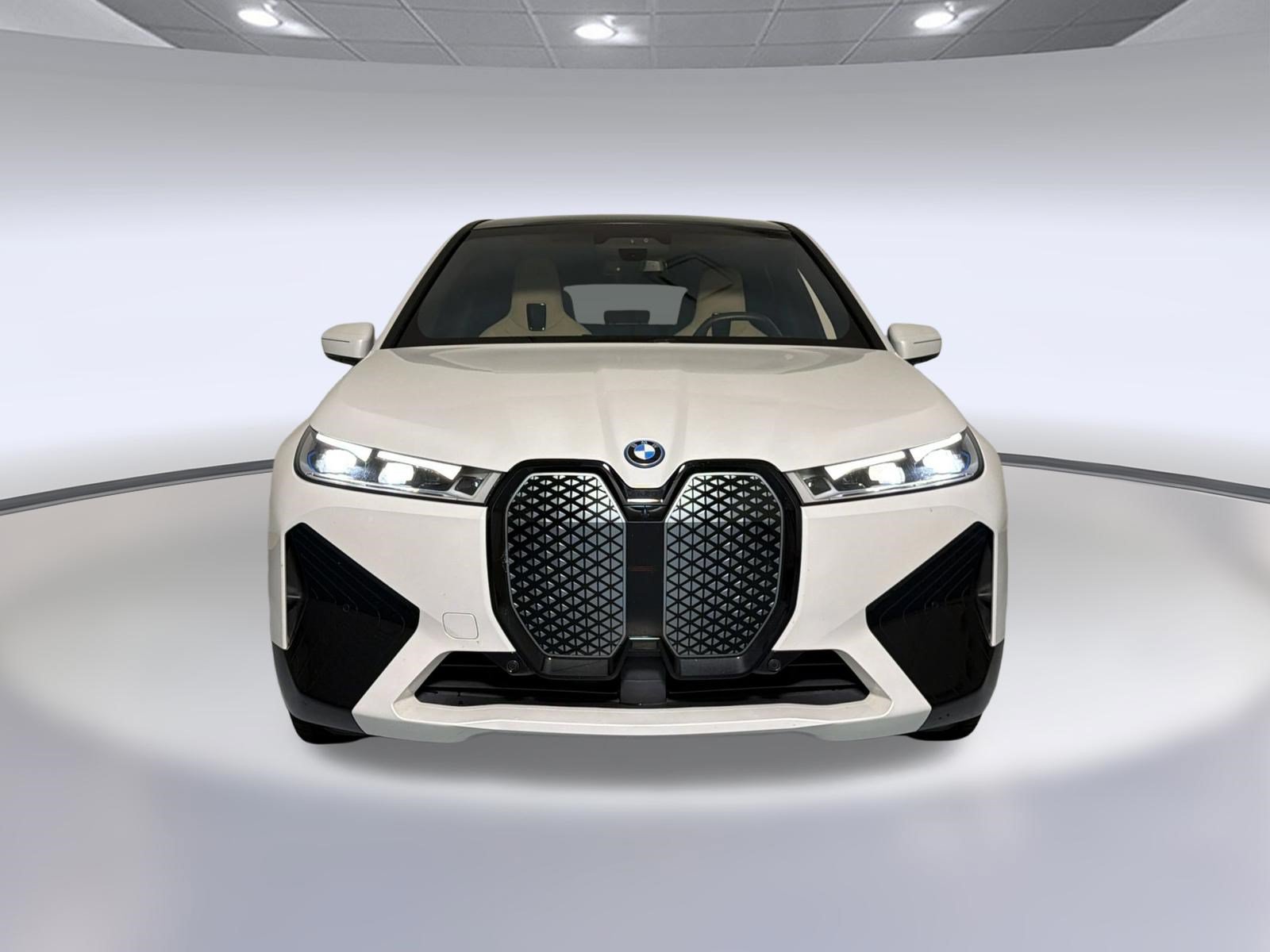 Used 2023 BMW iX xDrive50 w/ Ultimate Package AWD/4WD image 6