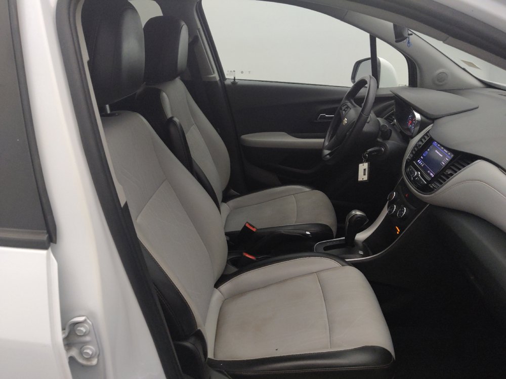 Used 2021 Chevrolet Trax LT FWD image 21