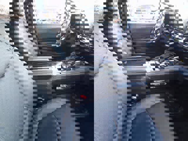 Used 2025 Toyota Sienna XLE Woodland Edition image 13