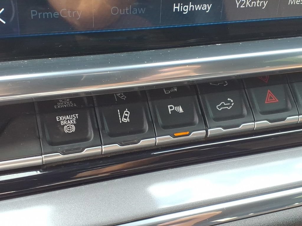 Used 2024 Chevrolet Silverado 2500 High Country w/ Technology Package AWD/4WD image 29