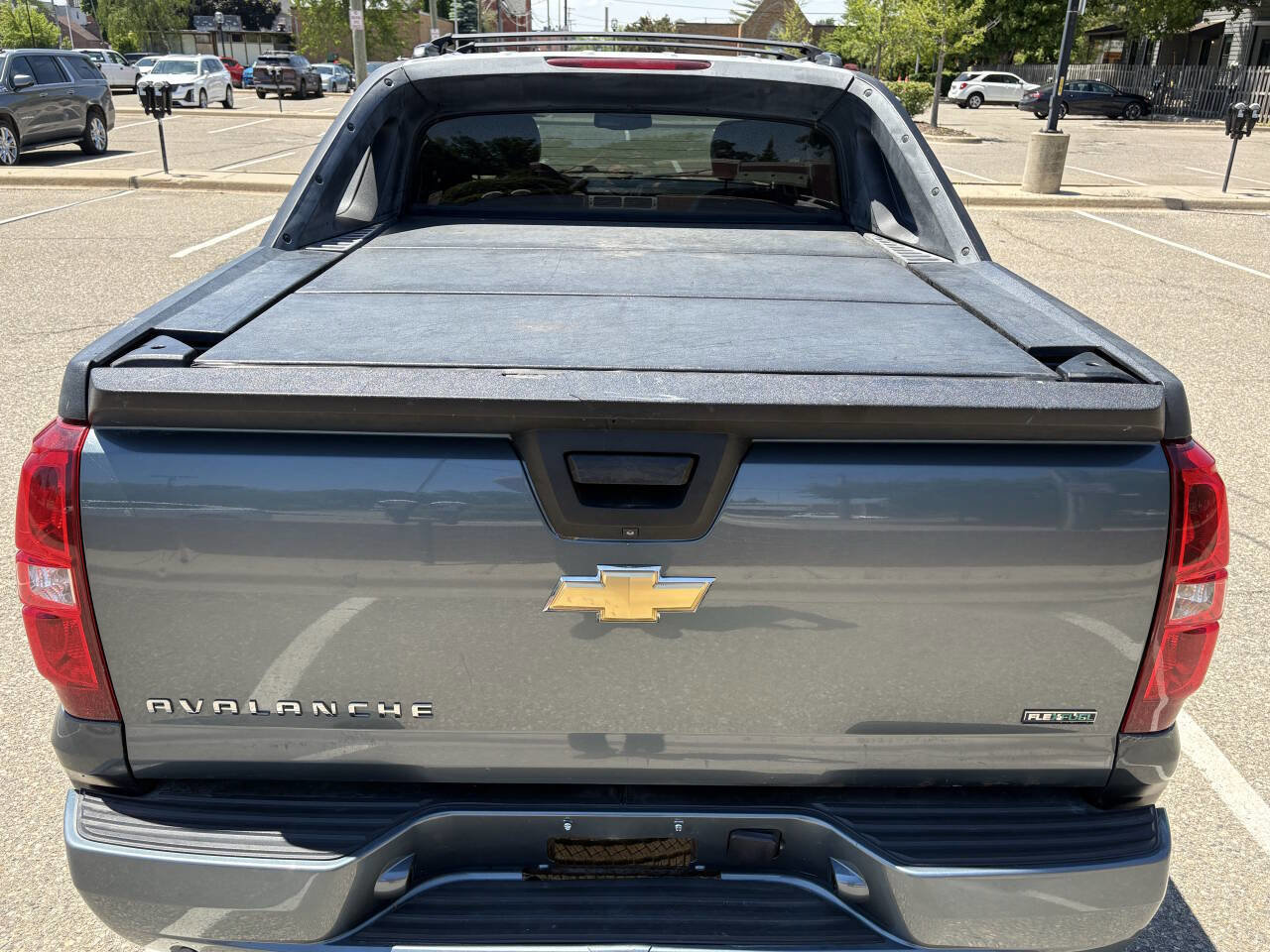 Used 2011 Chevrolet Avalanche LT w/ Luxury Package AWD/4WD image 16