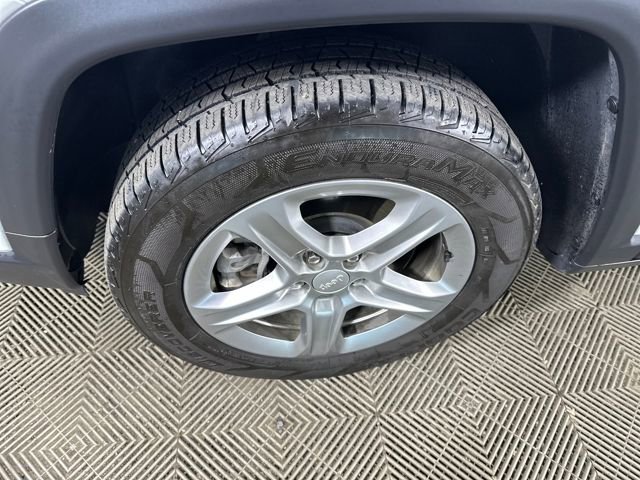 Used 2023 Jeep Compass Latitude image 10