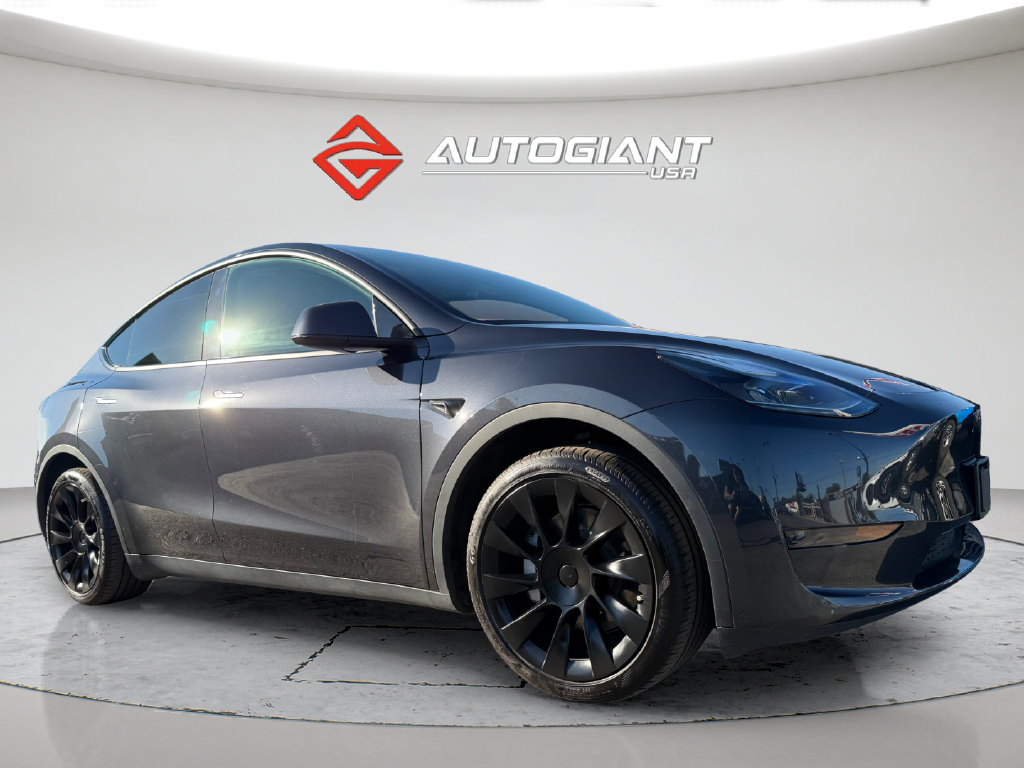 Used 2024 Tesla Model Y Long Range RWD image 9