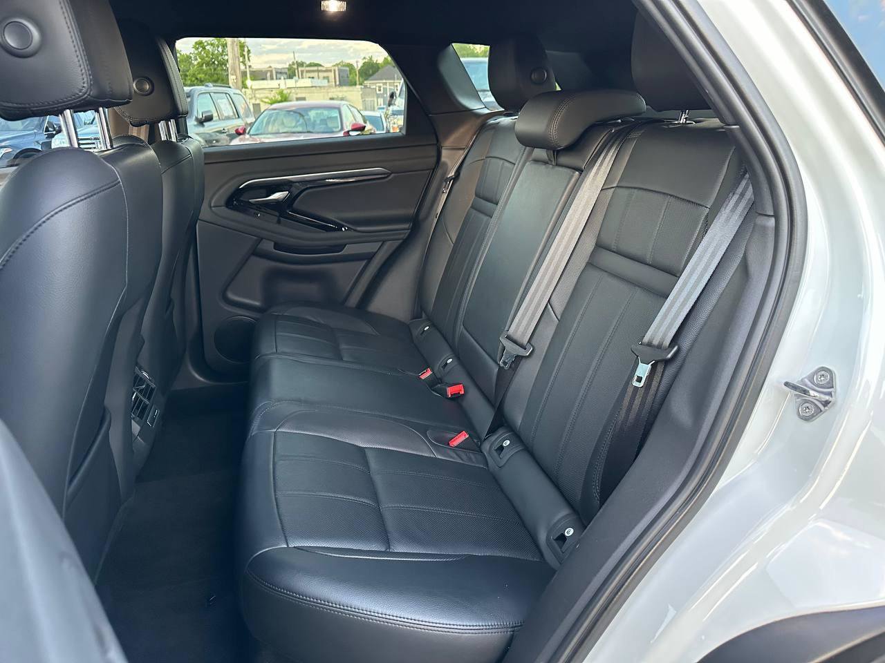 Used 2020 Land Rover Range Rover Evoque SE AWD/4WD image 23