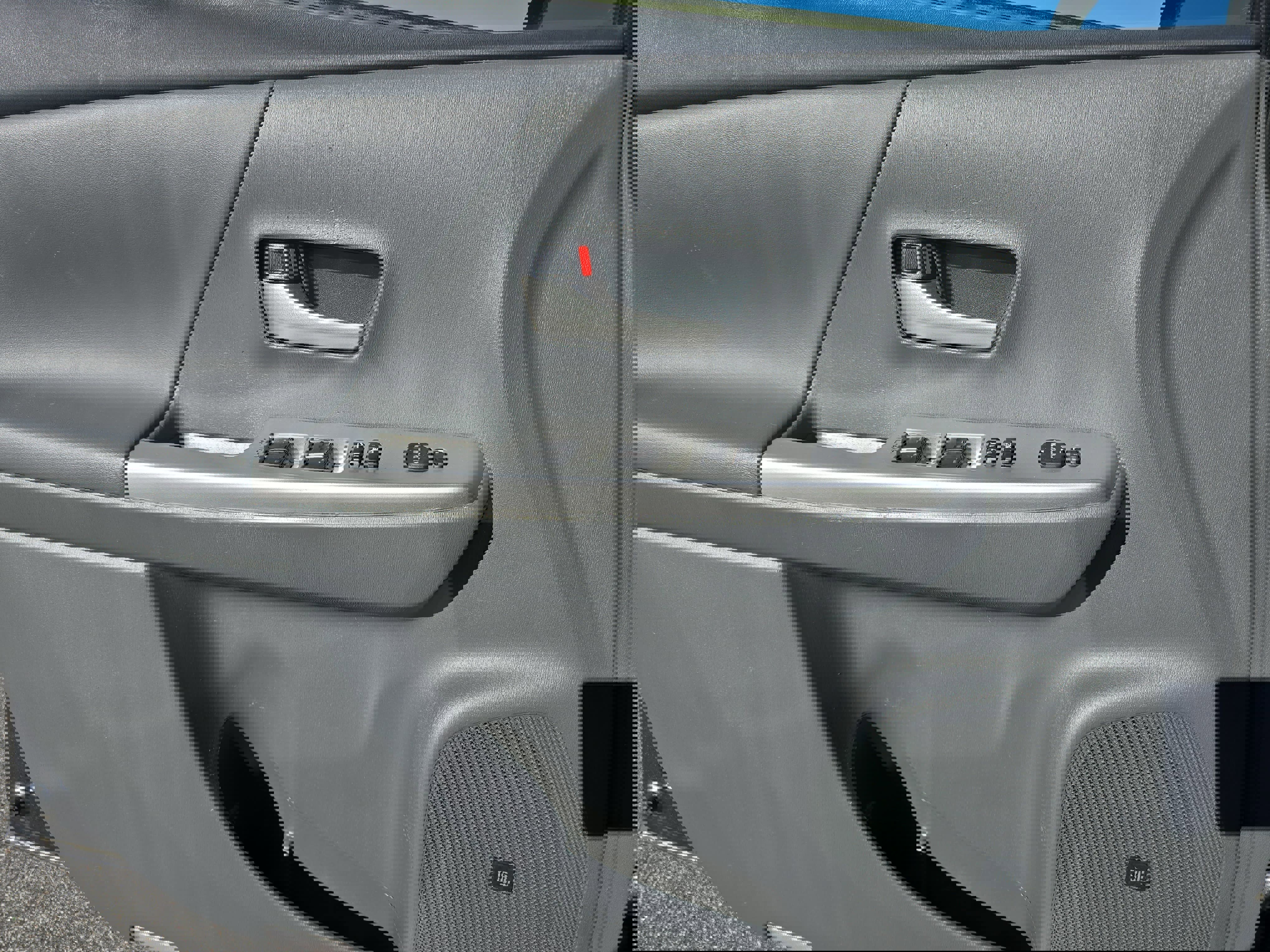 Used 2014 Toyota Prius V Five image 23