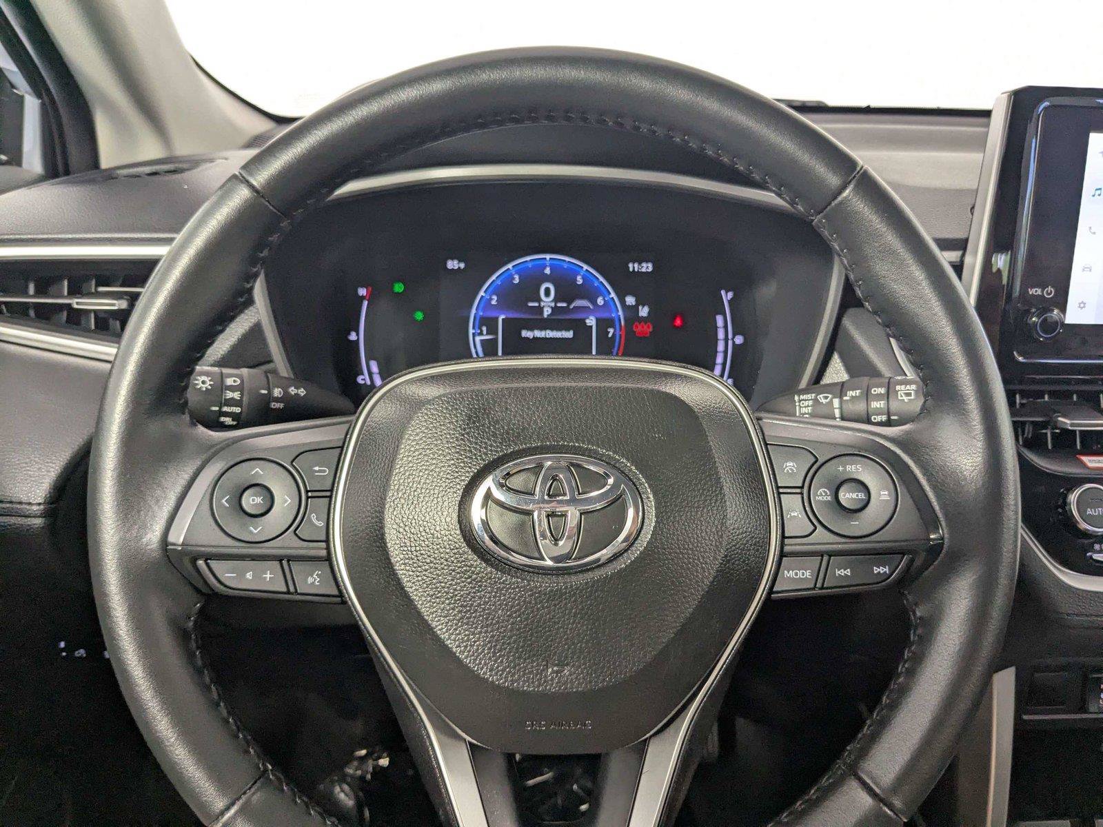 Certified 2025 Toyota Corolla Cross XLE FWD image 17