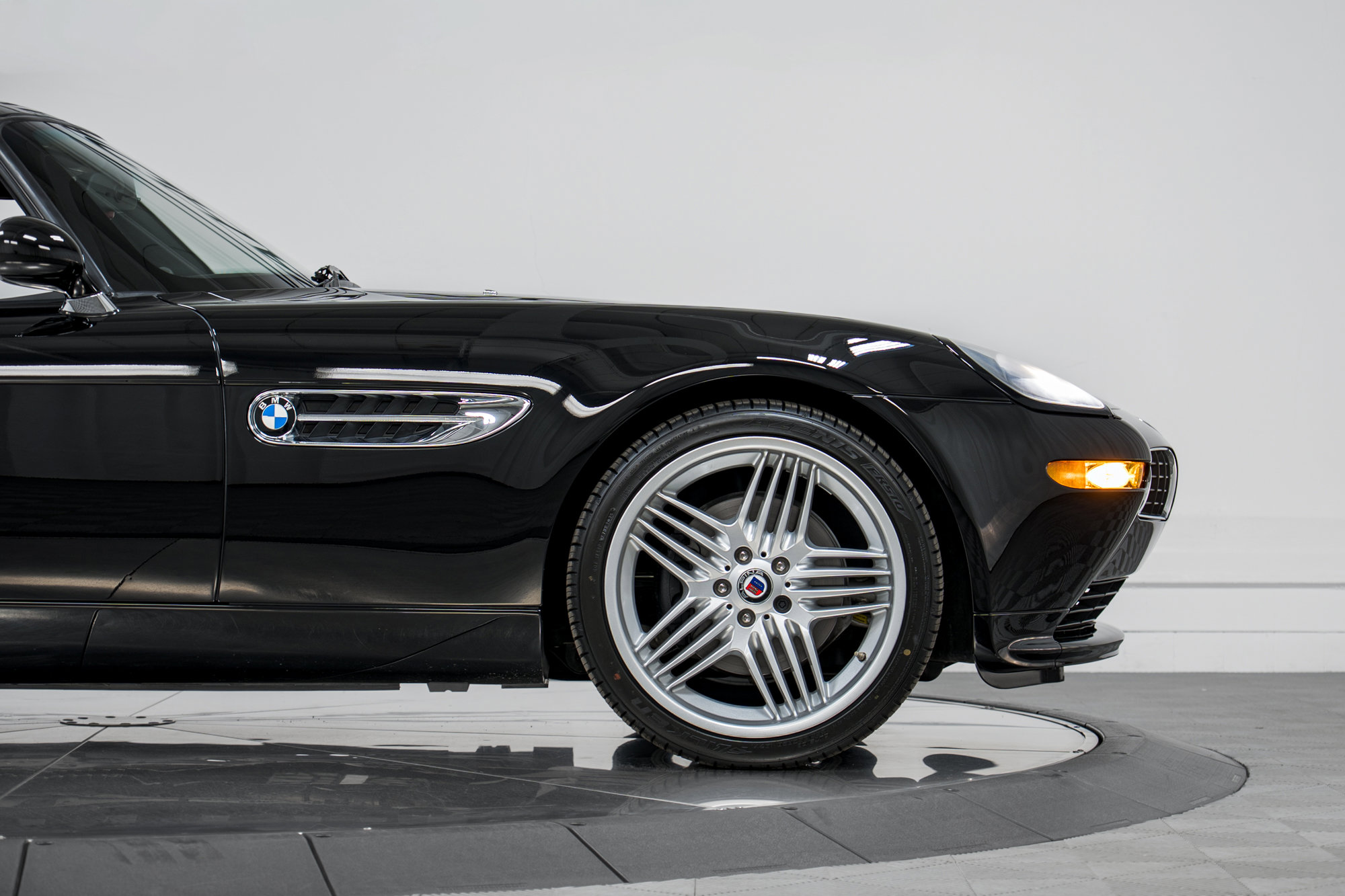 Used 2003 BMW Z8 Alpina image 9
