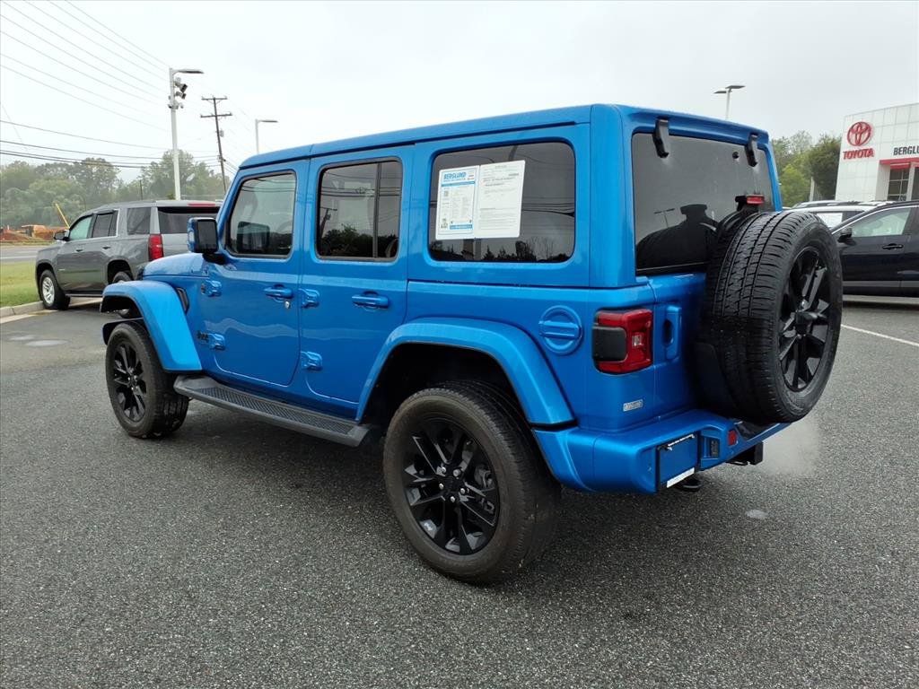 Used 2022 Jeep Wrangler Unlimited Sahara AWD/4WD image 13
