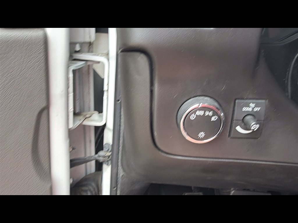 Used 2017 Chevrolet Express 2500 RWD image 13