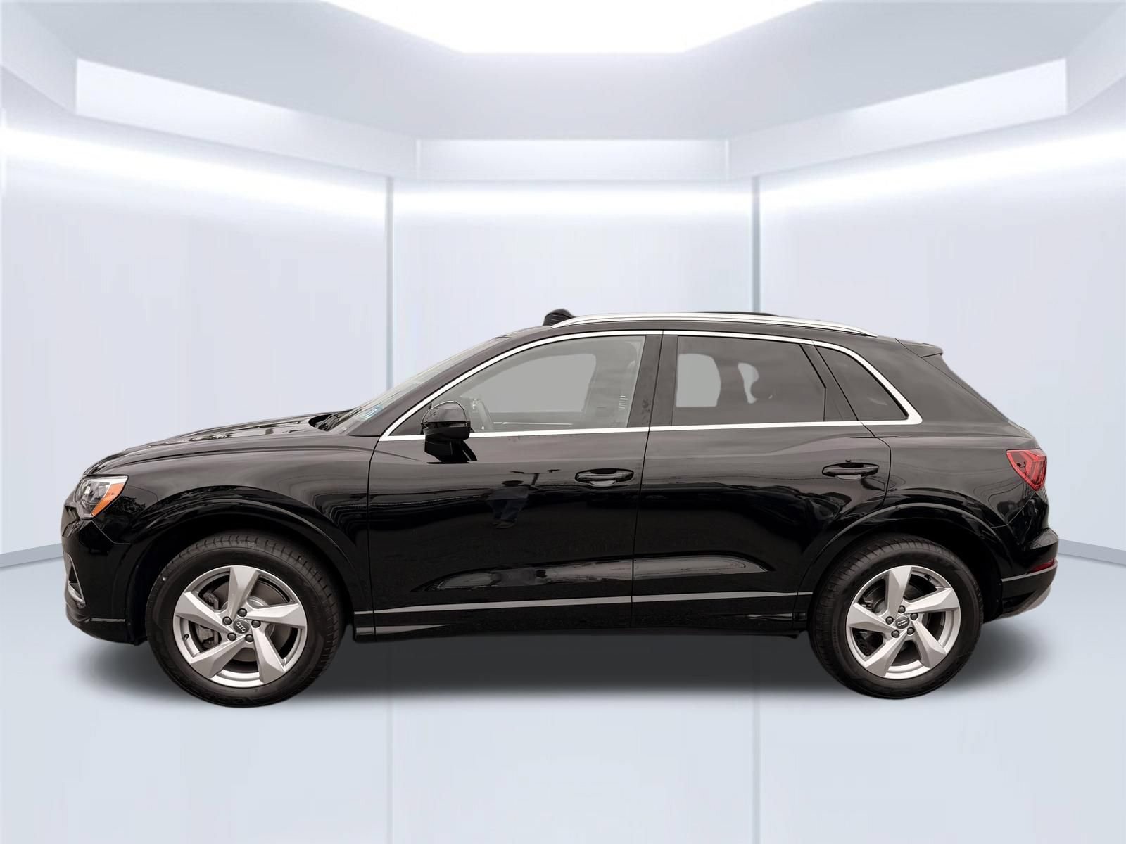 Used 2020 Audi Q3 2.0T Premium w/ Convenience Package AWD/4WD image 11