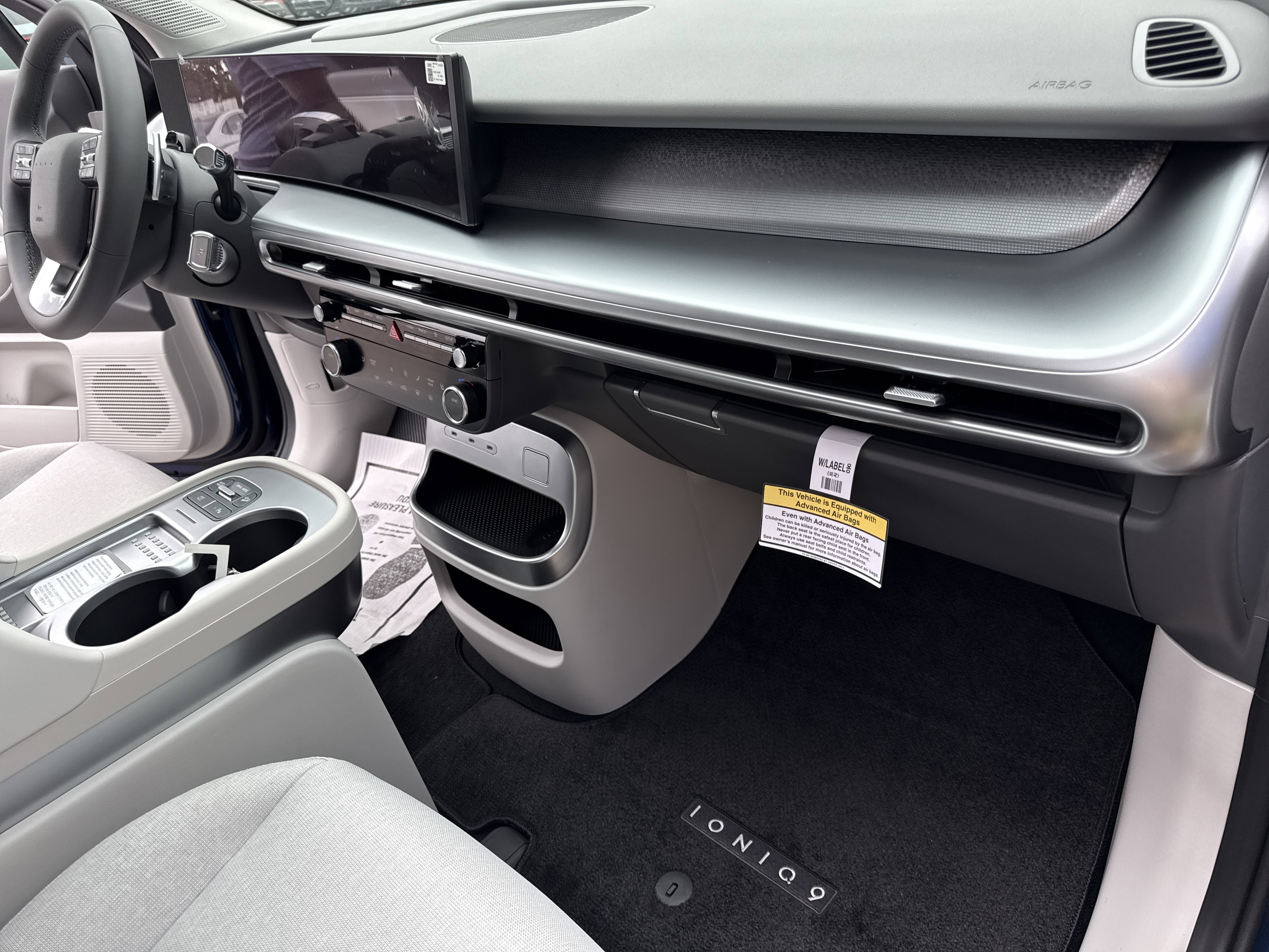 New 2026 Hyundai Ioniq 9 S image 16