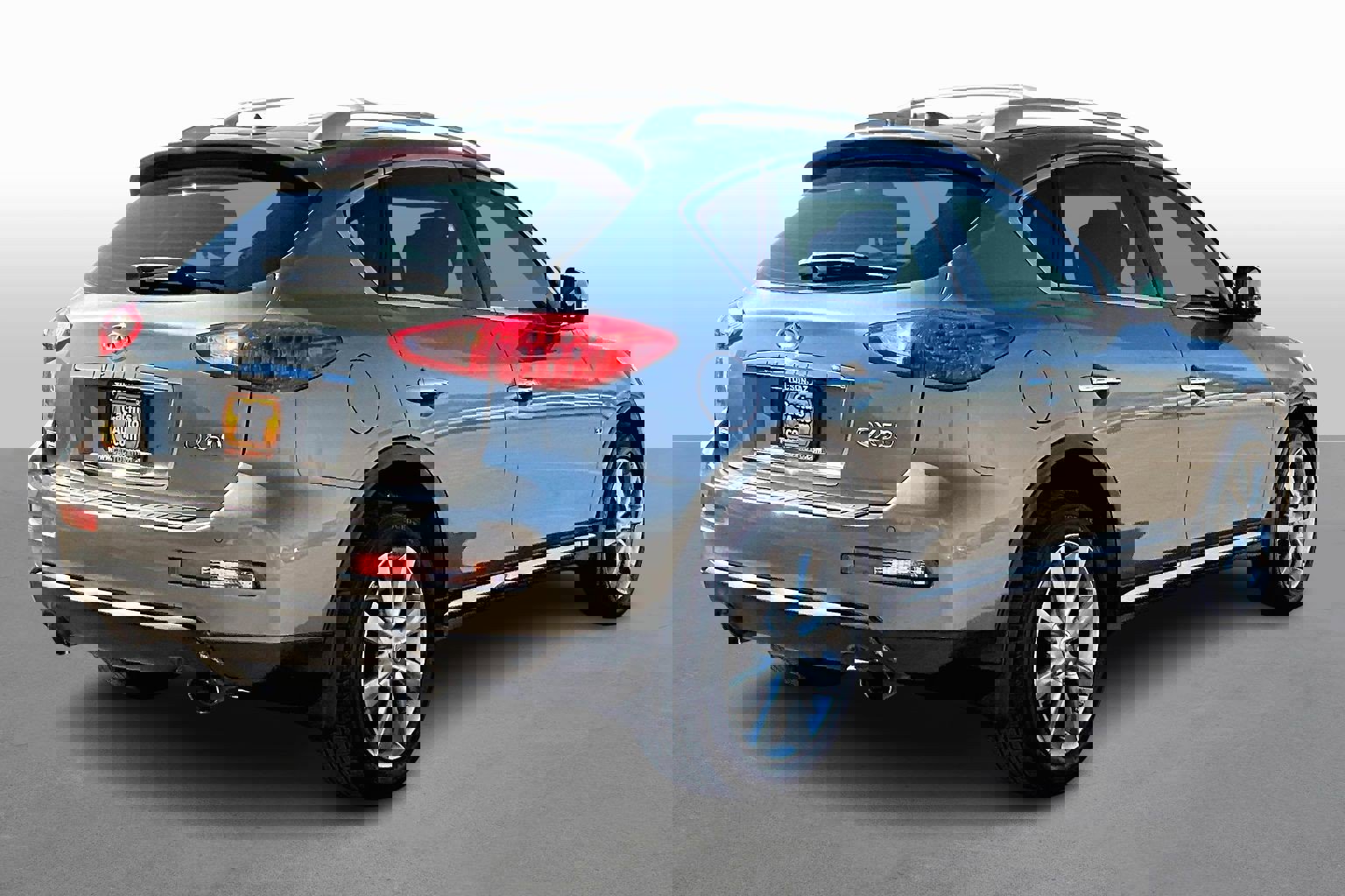 Used 2017 INFINITI QX50 Base w/ Premium Plus Package image 2