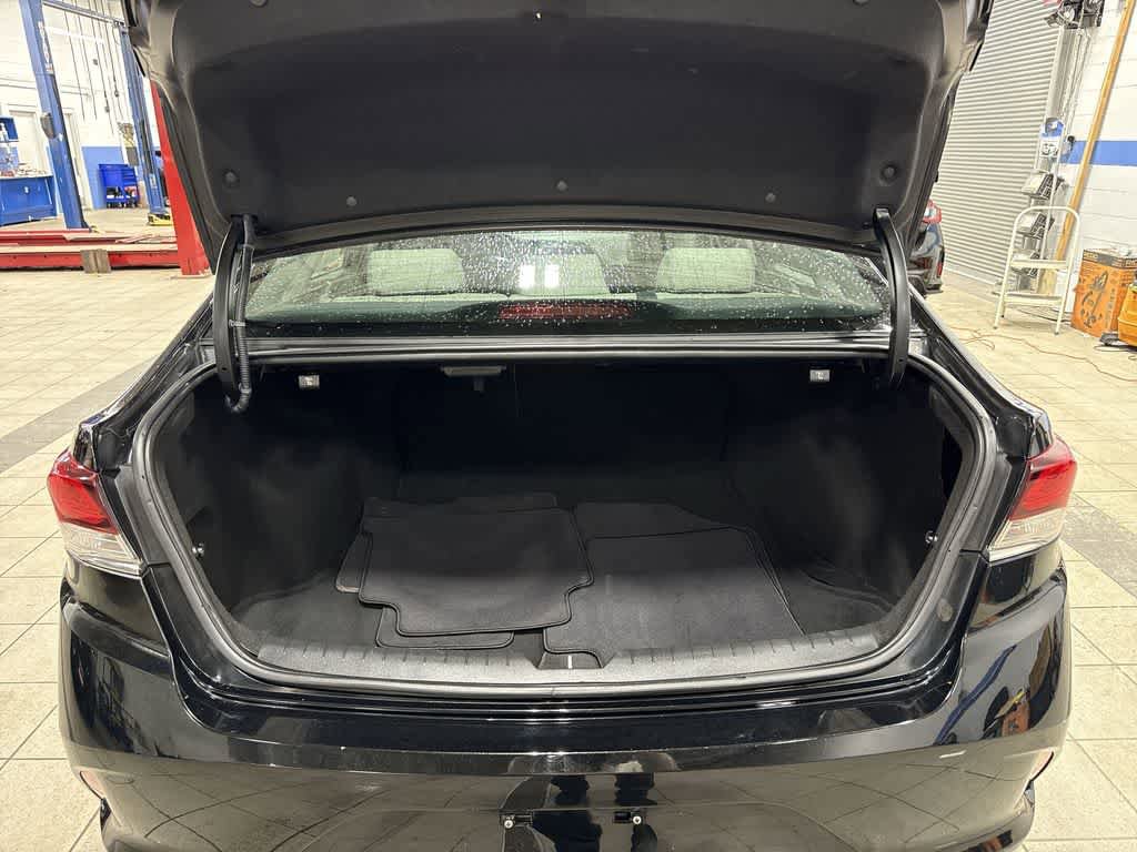 Used 2018 Hyundai Sonata Limited w/ Cargo Package image 10
