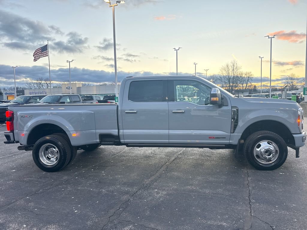Used 2025 Ford F350 Platinum w/ Platinum Plus Package image 6