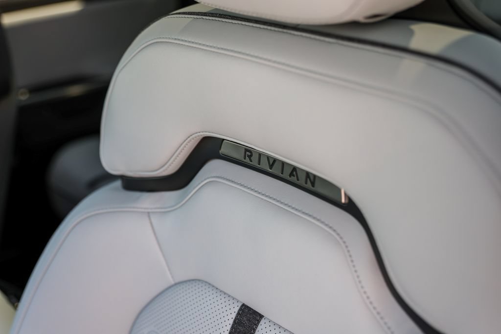 Used 2026 Rivian R1T Adventure AWD/4WD image 12
