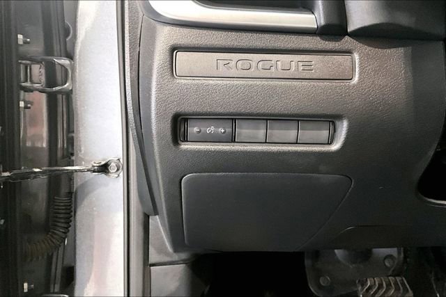 Used 2023 Nissan Rogue S AWD/4WD image 44