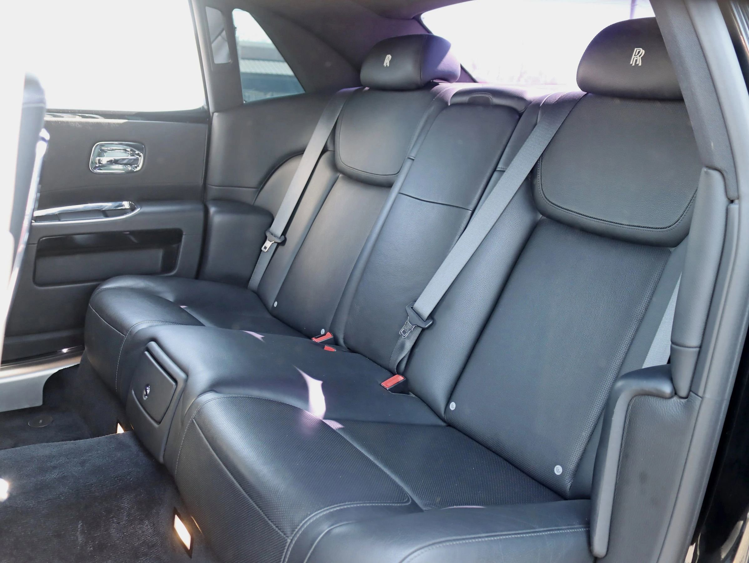 Used 2015 Rolls-Royce Ghost RWD image 37