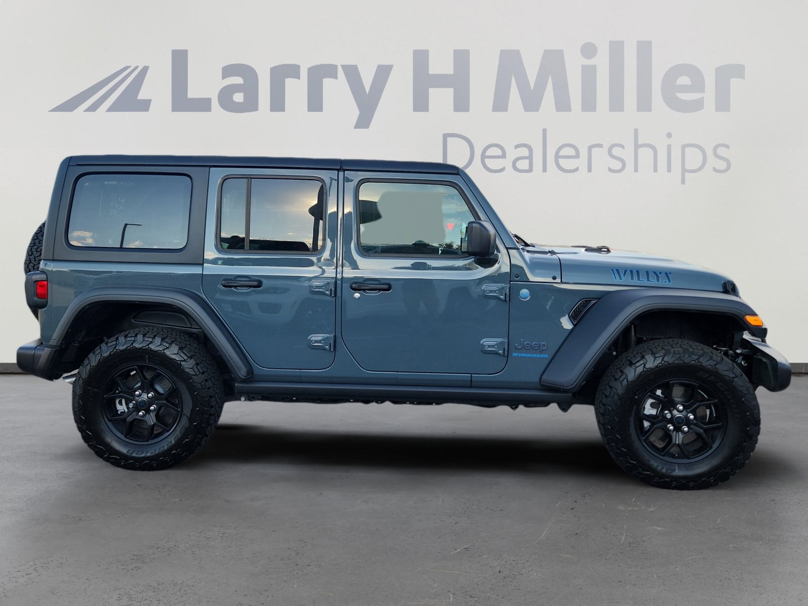 Used 2025 Jeep Wrangler Willys image 7