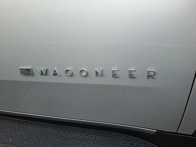 Used 2024 Jeep Wagoneer Series III AWD/4WD image 5