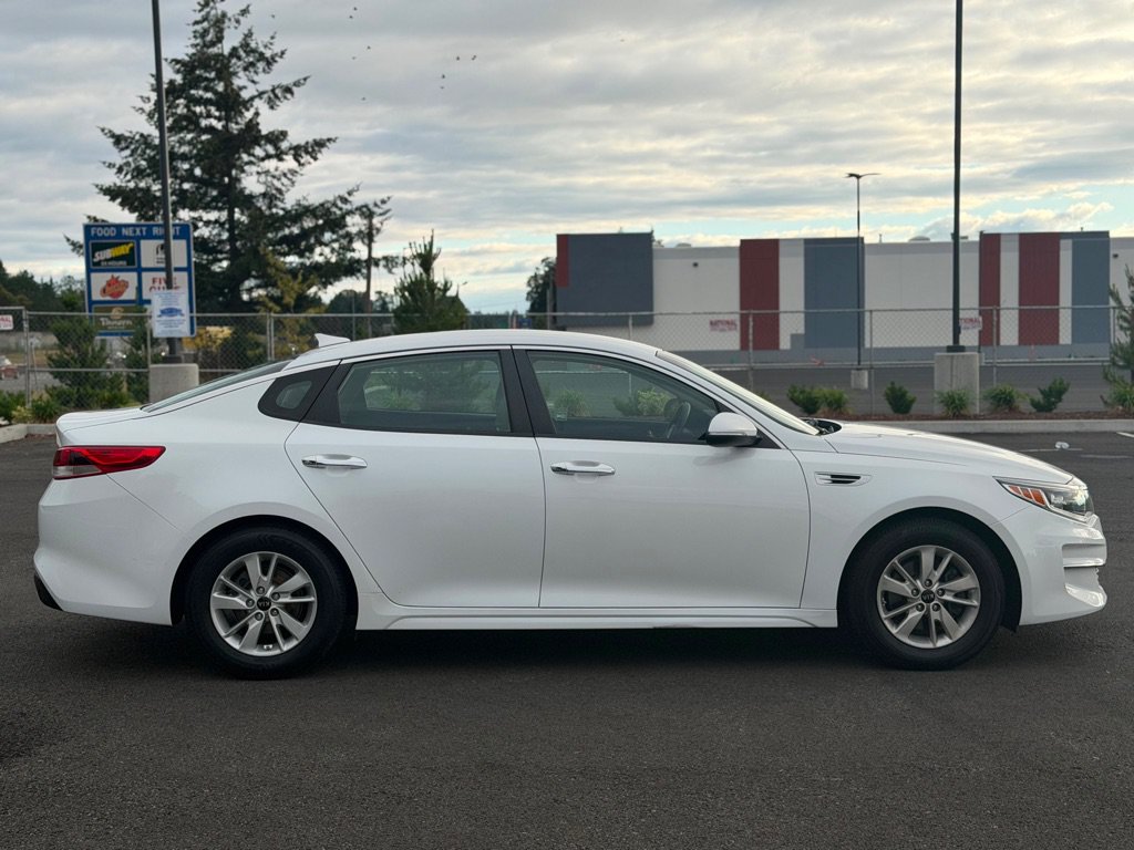 Used 2016 Kia Optima LX w/ LX Convenience Package FWD image 2