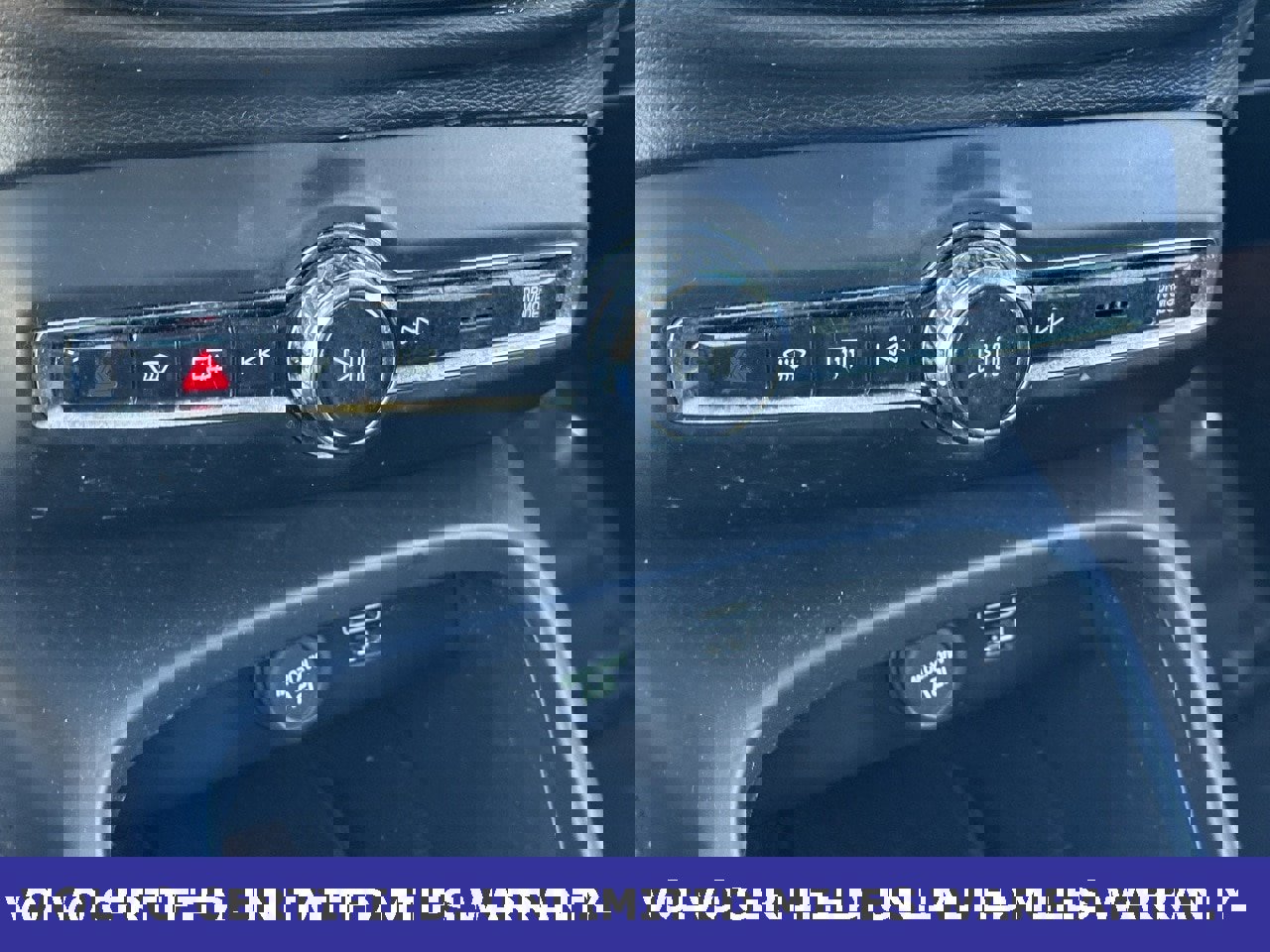 Certified 2022 Volvo XC40 T5 R-Design w/ Advanced Package image 27